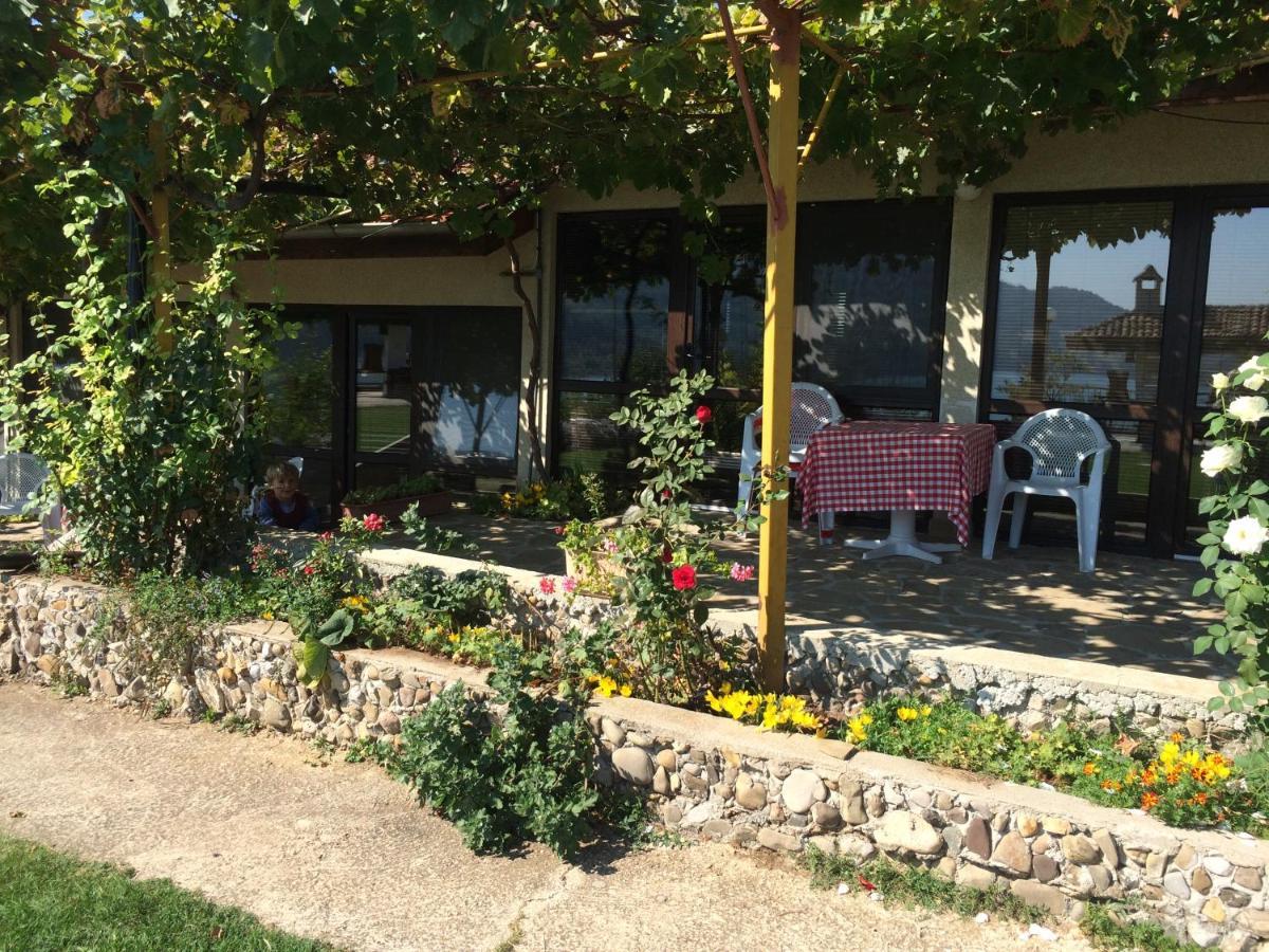 Family Hotel Belvedere Dŭlgopol المظهر الخارجي الصورة